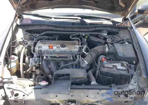 2011 Honda Accord 2.4 Ex z USA, uszkodzony, nr VIN 1HGCP2F73BA118681